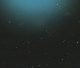 Photographed with the RC8" reflector telescope and the ASI 2600MC color CMOS camera in Stuvsta, March 22nd 2025. Exposure was 30*3 min with IDAS LPS D2 filter. Post-processing in Pixinsight. No moon visible. The bright blue glow at the top comes from the nerby star Regulus (Alpha Leonis). Leo I (UGC 5470, PGC 29488, MCG)